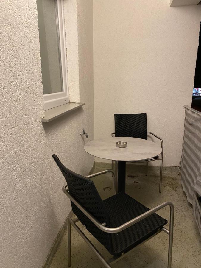Aparts House - Balkon-Wifi-Kitchen 에센 외부 사진