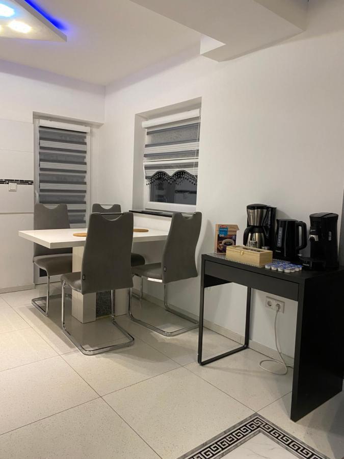 Aparts House - Balkon-Wifi-Kitchen 에센 외부 사진