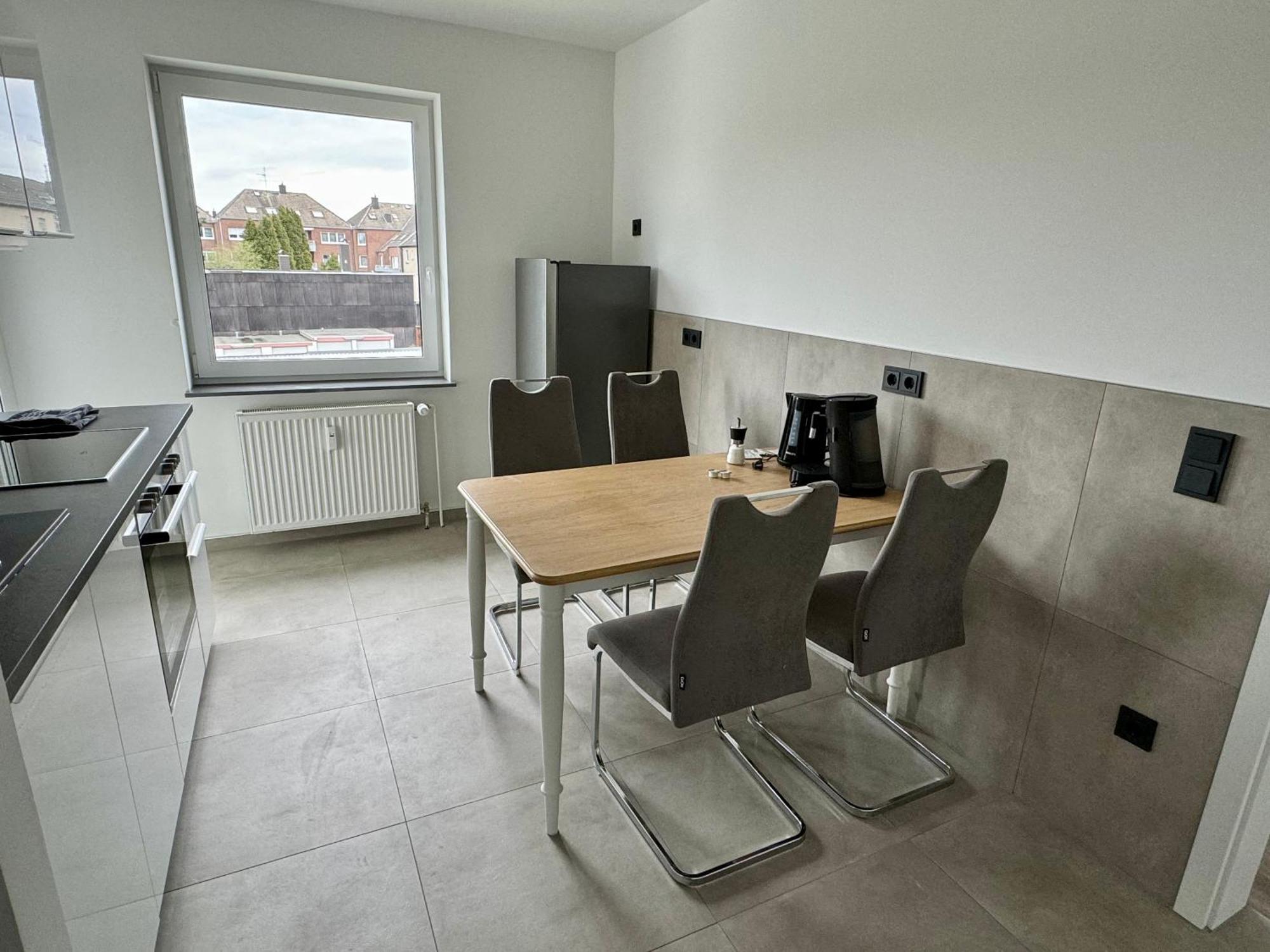 Aparts House - Balkon-Wifi-Kitchen 에센 외부 사진
