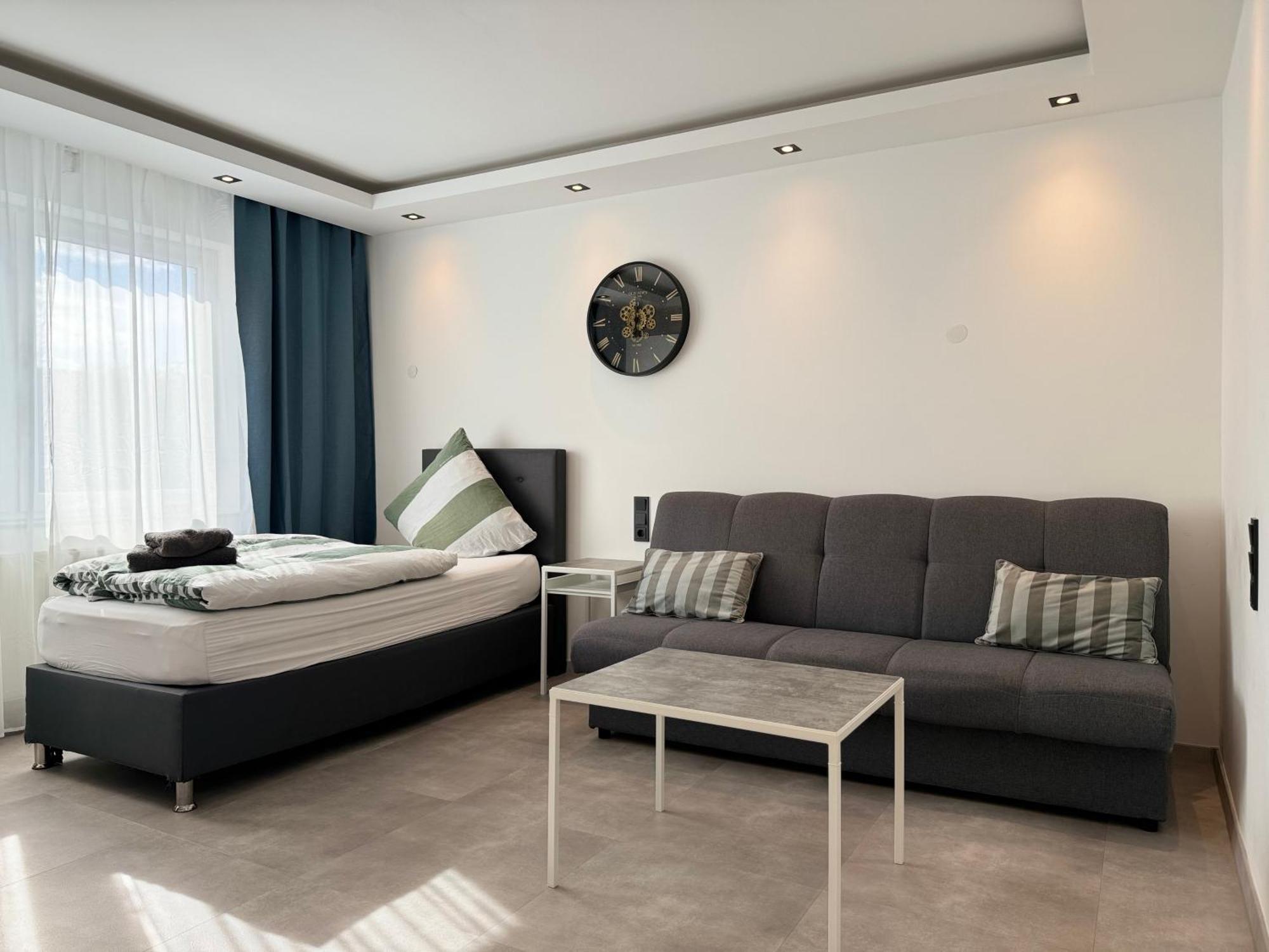 Aparts House - Balkon-Wifi-Kitchen 에센 외부 사진
